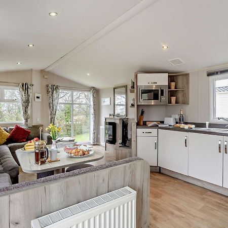3 Bed In Ventnor 94278 Villa Rookley Buitenkant foto