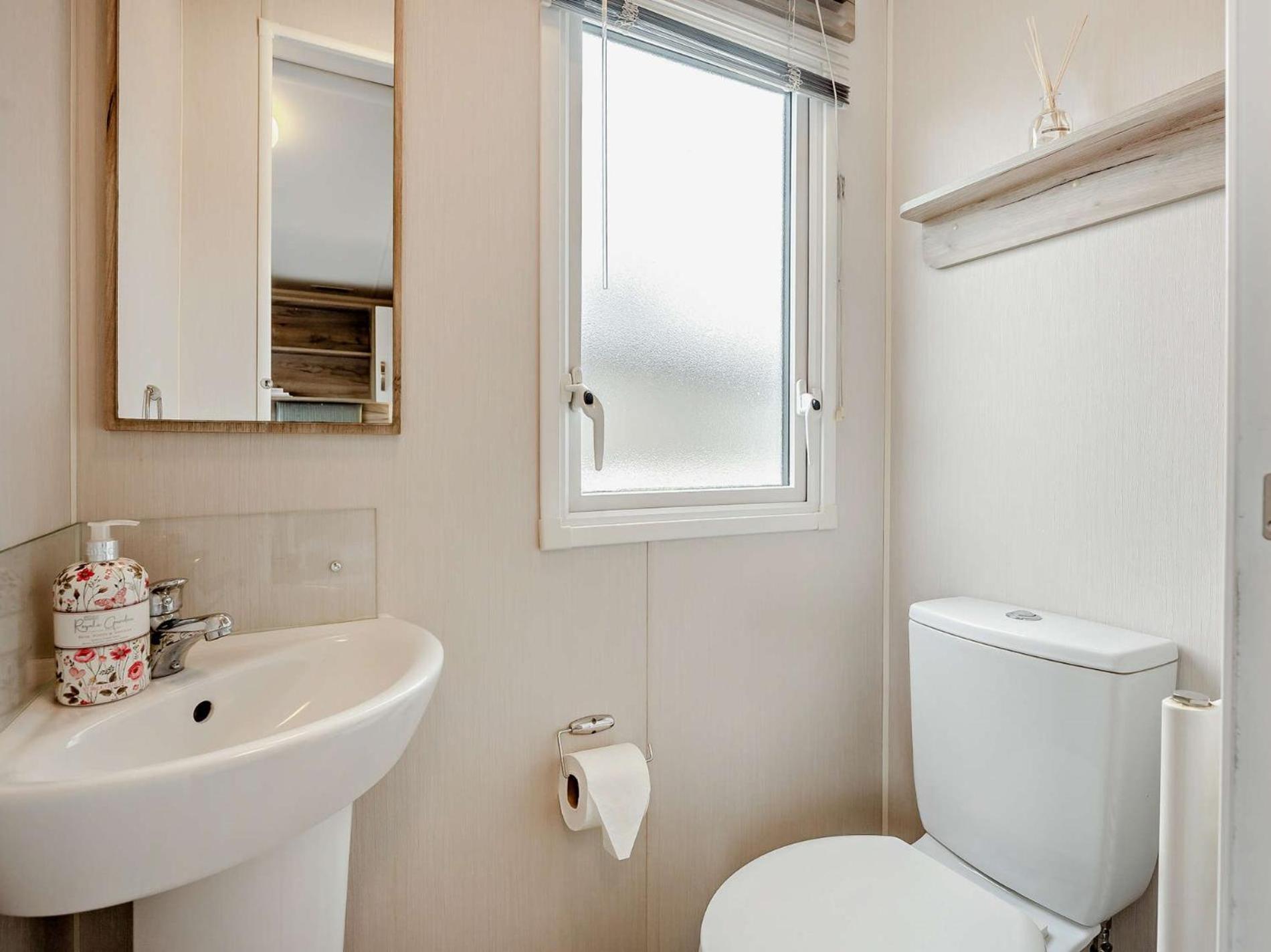 3 Bed In Ventnor 94278 Villa Rookley Buitenkant foto